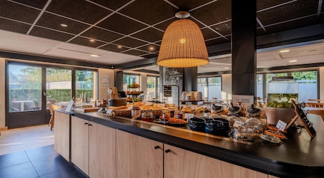 Aperto a colazione, pranzo e cena