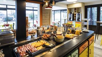 Daily buffet breakfast for a fee