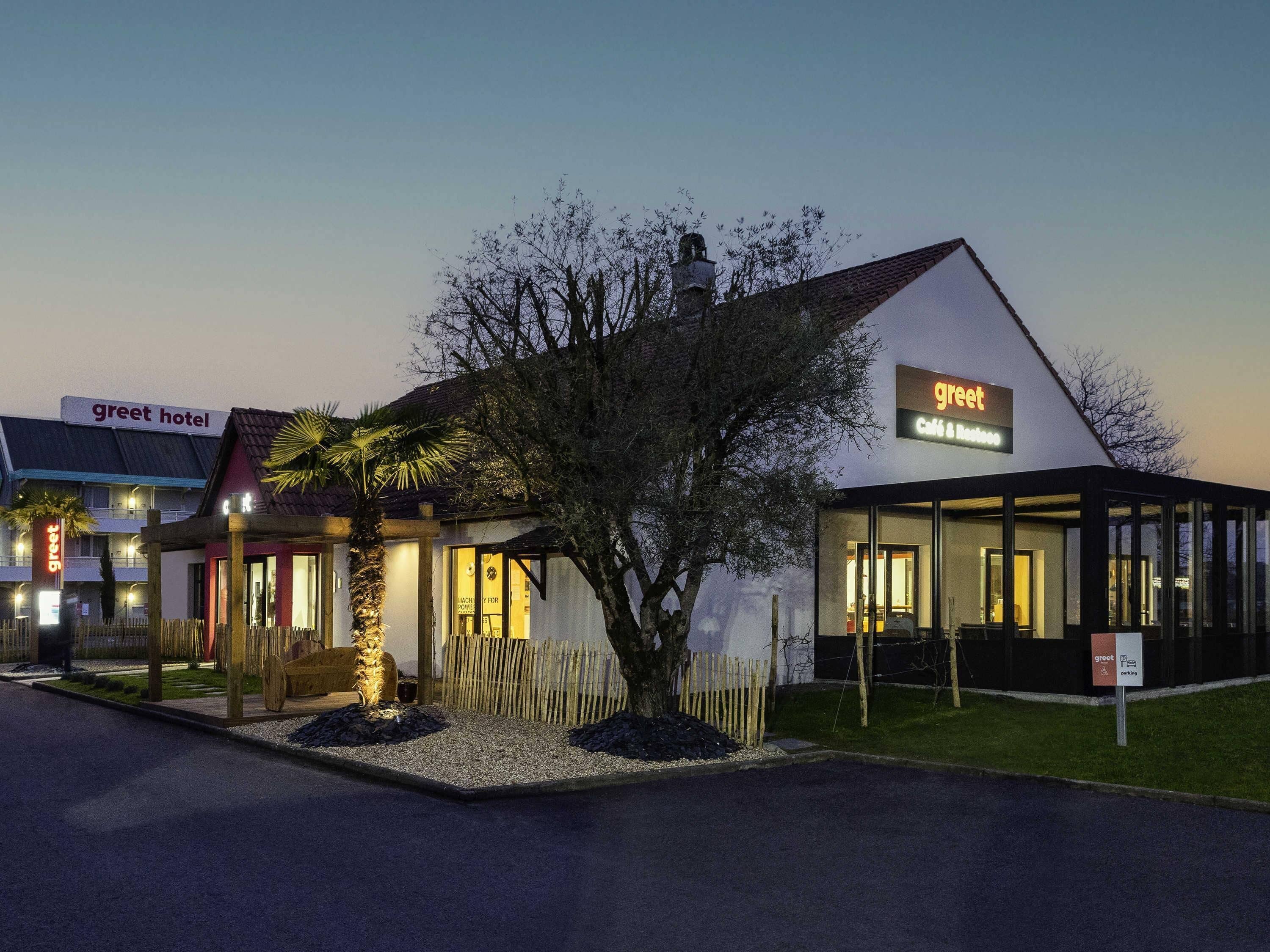 Dinner served, French cuisine