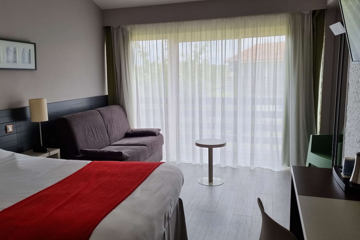 Camera Standard, 1 letto matrimoniale con divano letto | Vista dalla camera