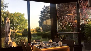 Daily buffet breakfast (EUR 13.90 per person)