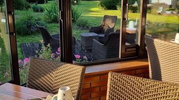 Daily buffet breakfast (EUR 13.90 per person)