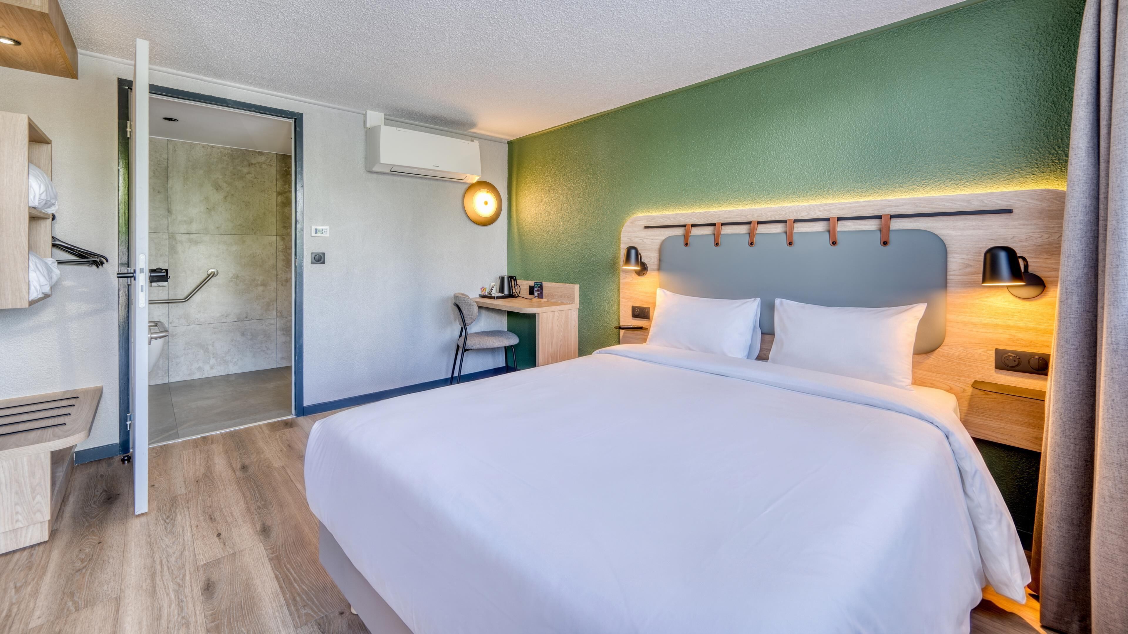 Rom – standard, 1 queensize-seng | Sengetøy av topp kvalitet, individuelt dekorert og individuelt innredet
