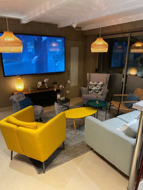 Bar (en el alojamiento)