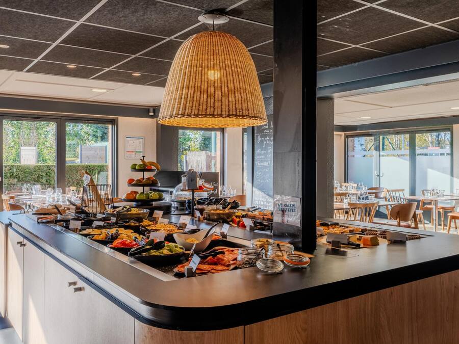 Daily buffet breakfast for a fee