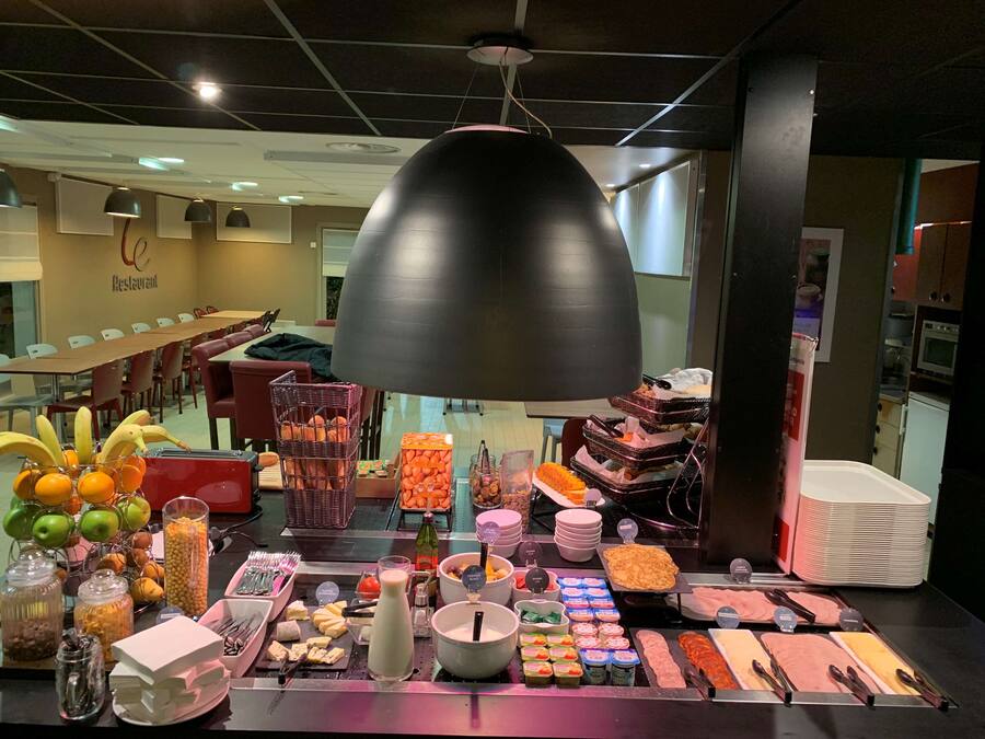 Daily buffet breakfast (EUR 13.9 per person)