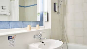 Combined shower/bathtub, eco-friendly toiletries, hair dryer, towels