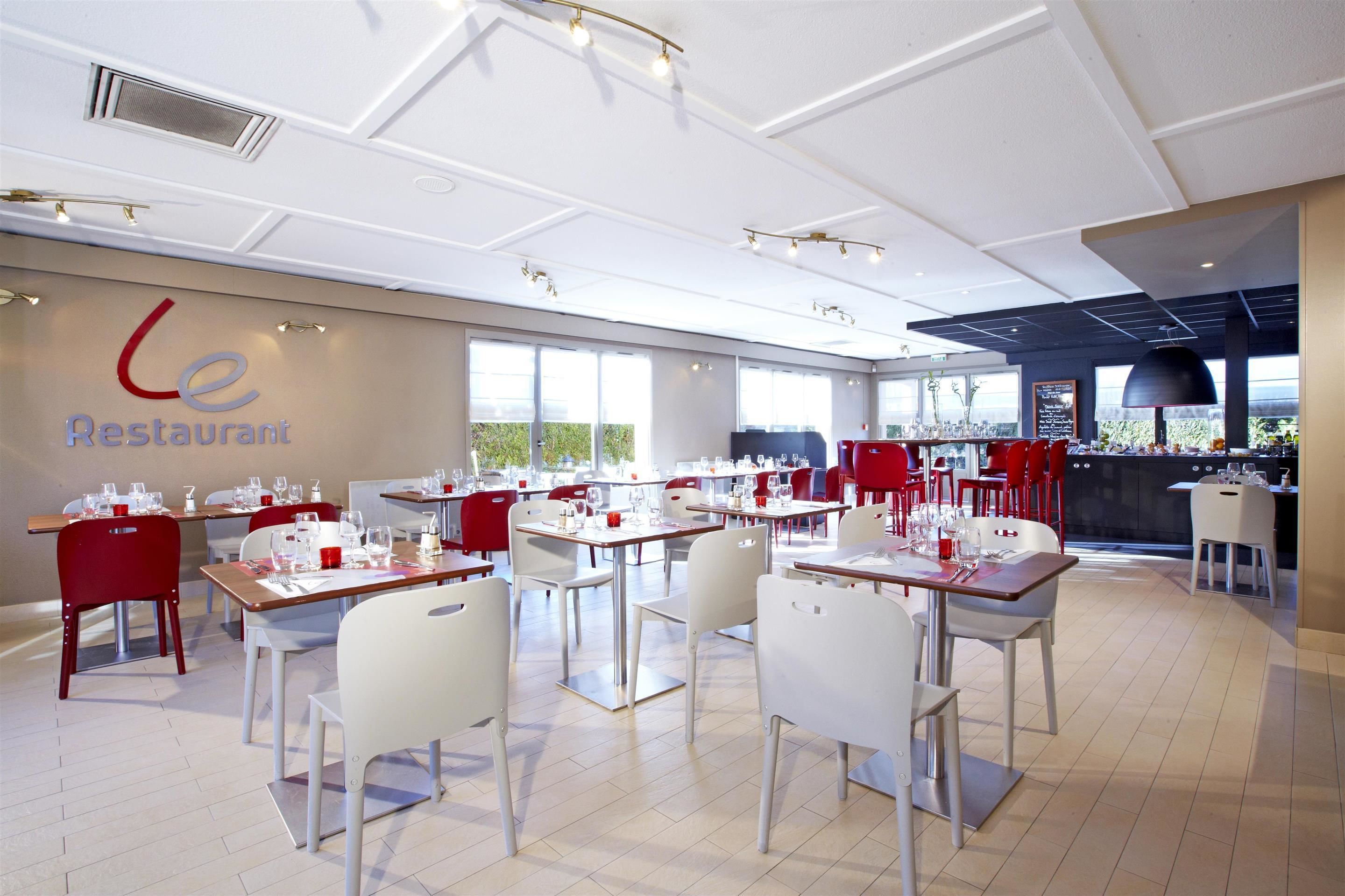 Breakfast and dinner served, French cuisine