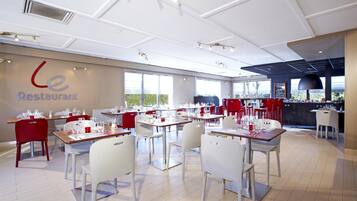 Breakfast and dinner served, French cuisine