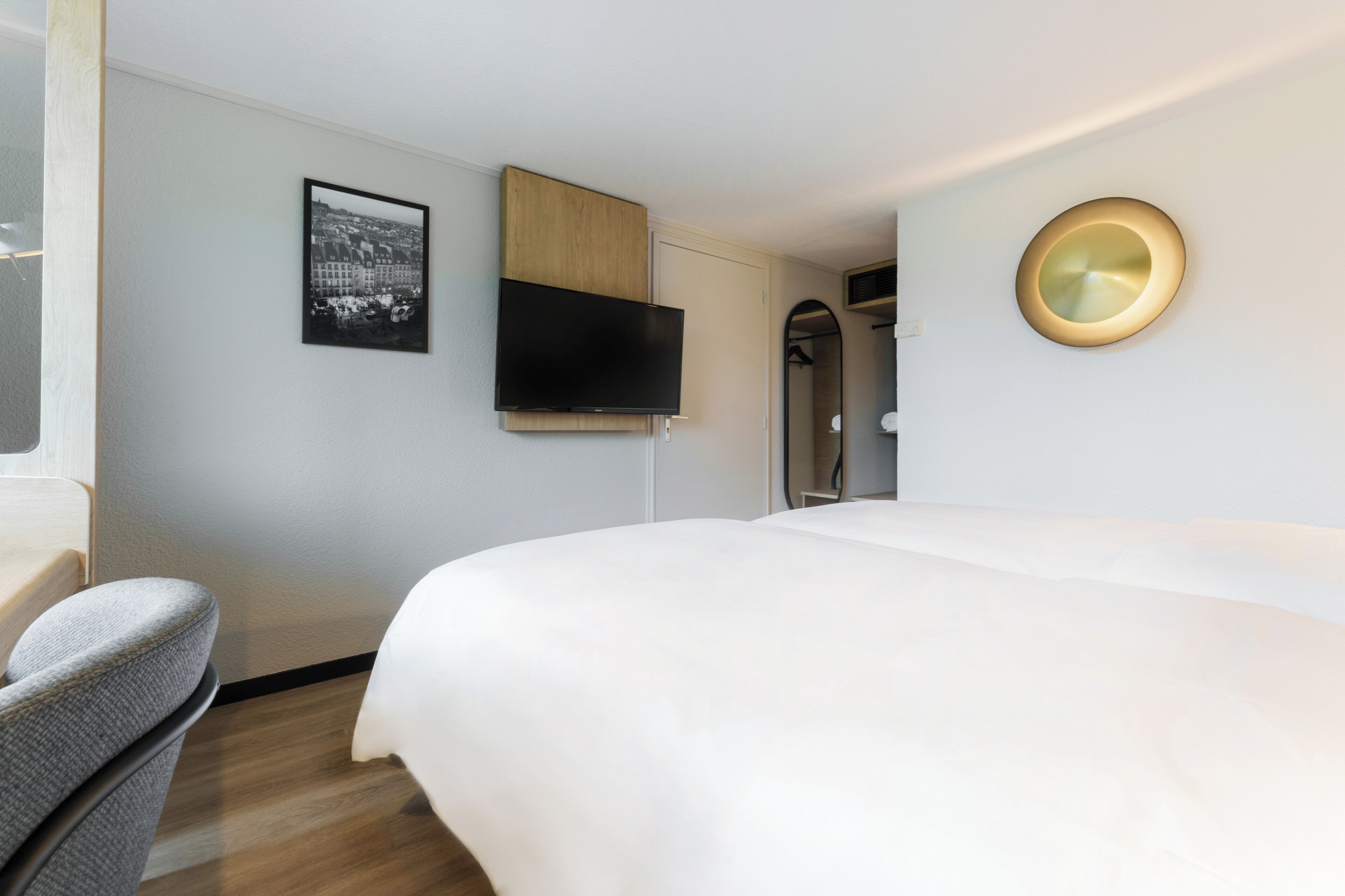 Standard Room, 2 Twin Beds | Premium bedding, Select Comfort beds, desk, laptop workspace