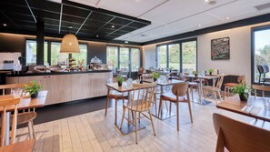Frühstück, Mittagessen und Abendessen