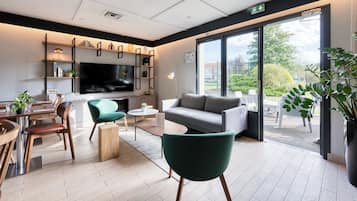 Frühstück, Mittagessen, Abendessen, französische Küche