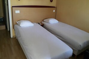 In-room safe, desk, soundproofing, free WiFi