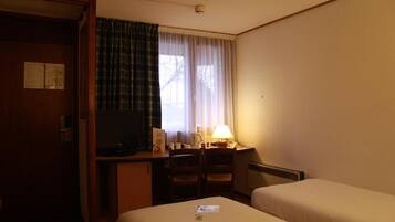 In-room safe, desk, soundproofing, free WiFi