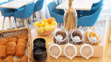 Desayuno buffet todos los días (EUR 14.90 por persona)