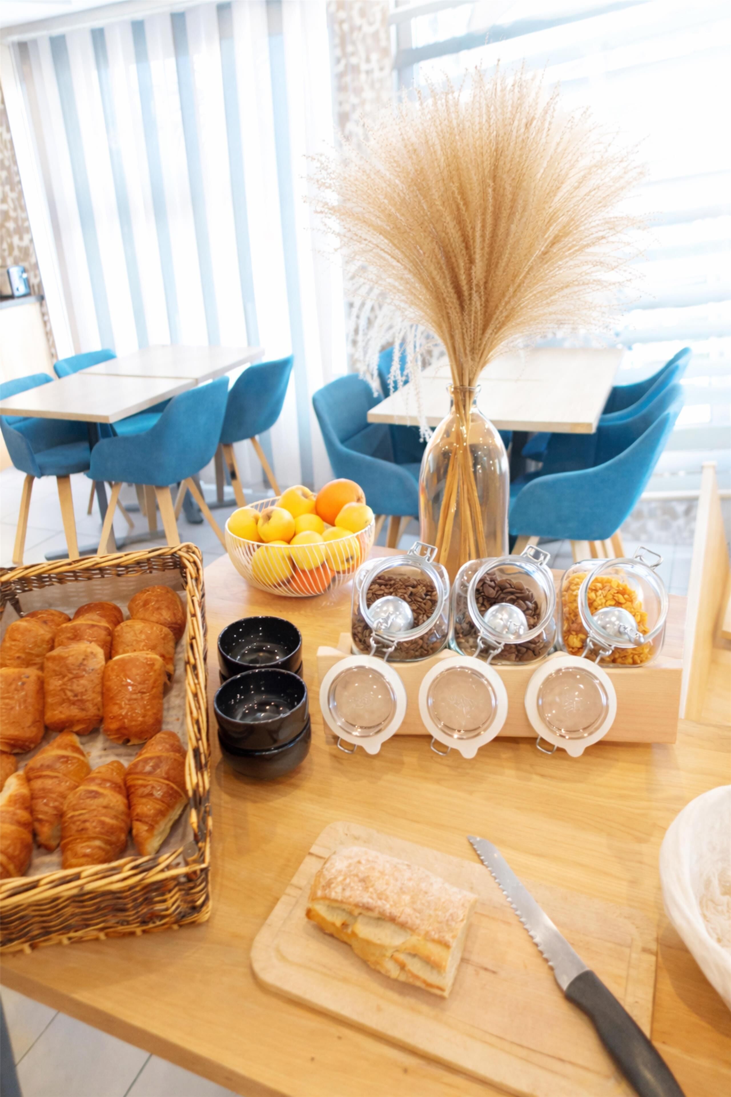 Desayuno buffet todos los días (EUR 14.90 por persona) 