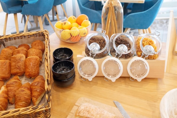 Desayuno buffet todos los días (con cargo)