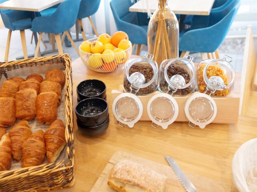 Café da manhã com buffet todos os dias mediante uma taxa