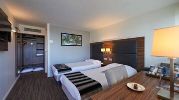 Ameublement personnalisé, bureau, rideaux occultants