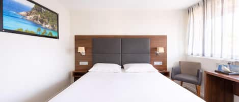Standard Room, 1 Double Bed | Individually furnished, desk, blackout drapes, soundproofing