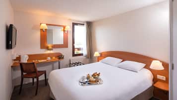 Soundproofing, free cots/infant beds, free WiFi, bed sheets