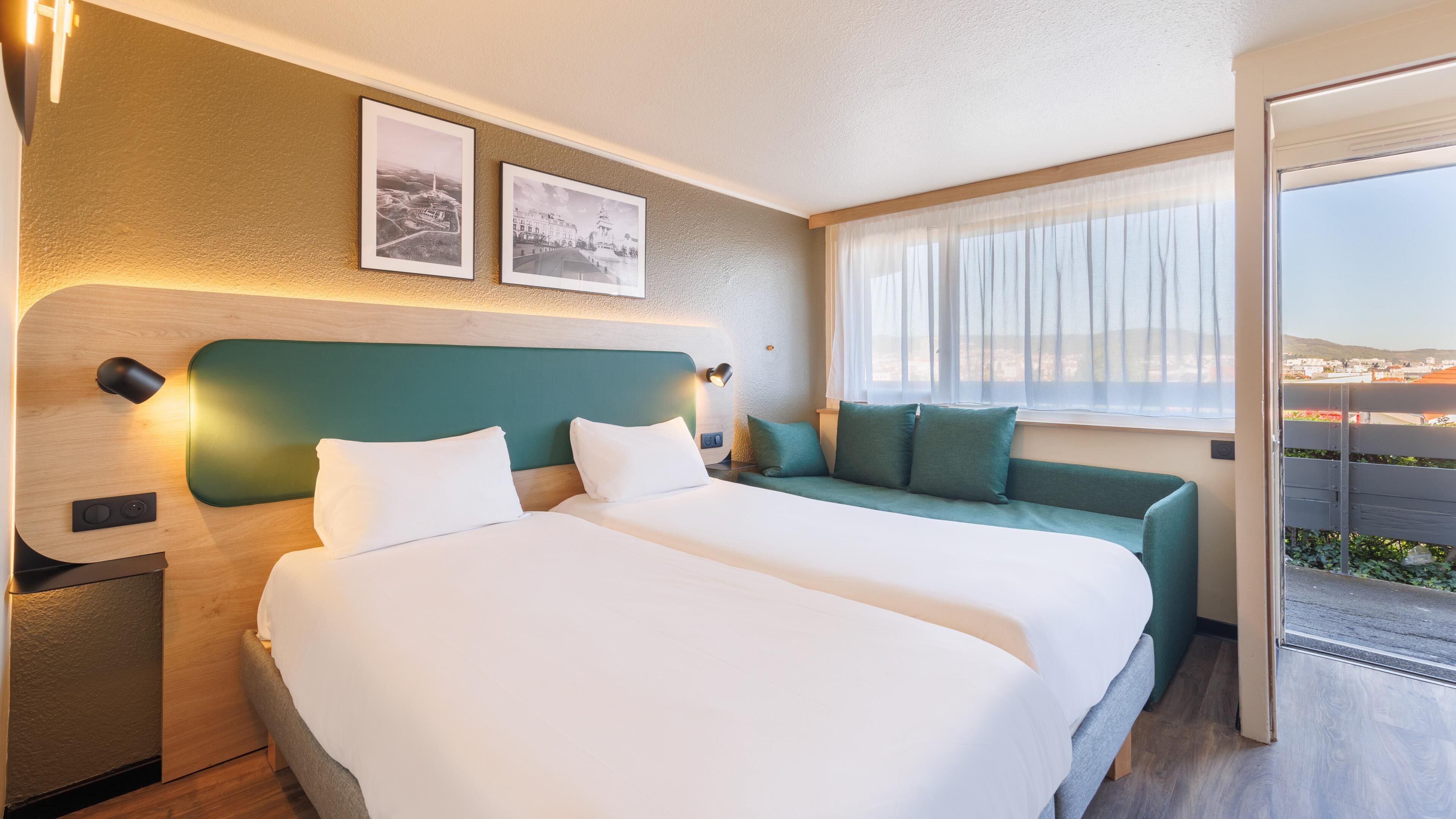 Chambre Supérieure, 2 lits simples + 1 canapé-lit | Premium bedding, desk, blackout drapes, free WiFi