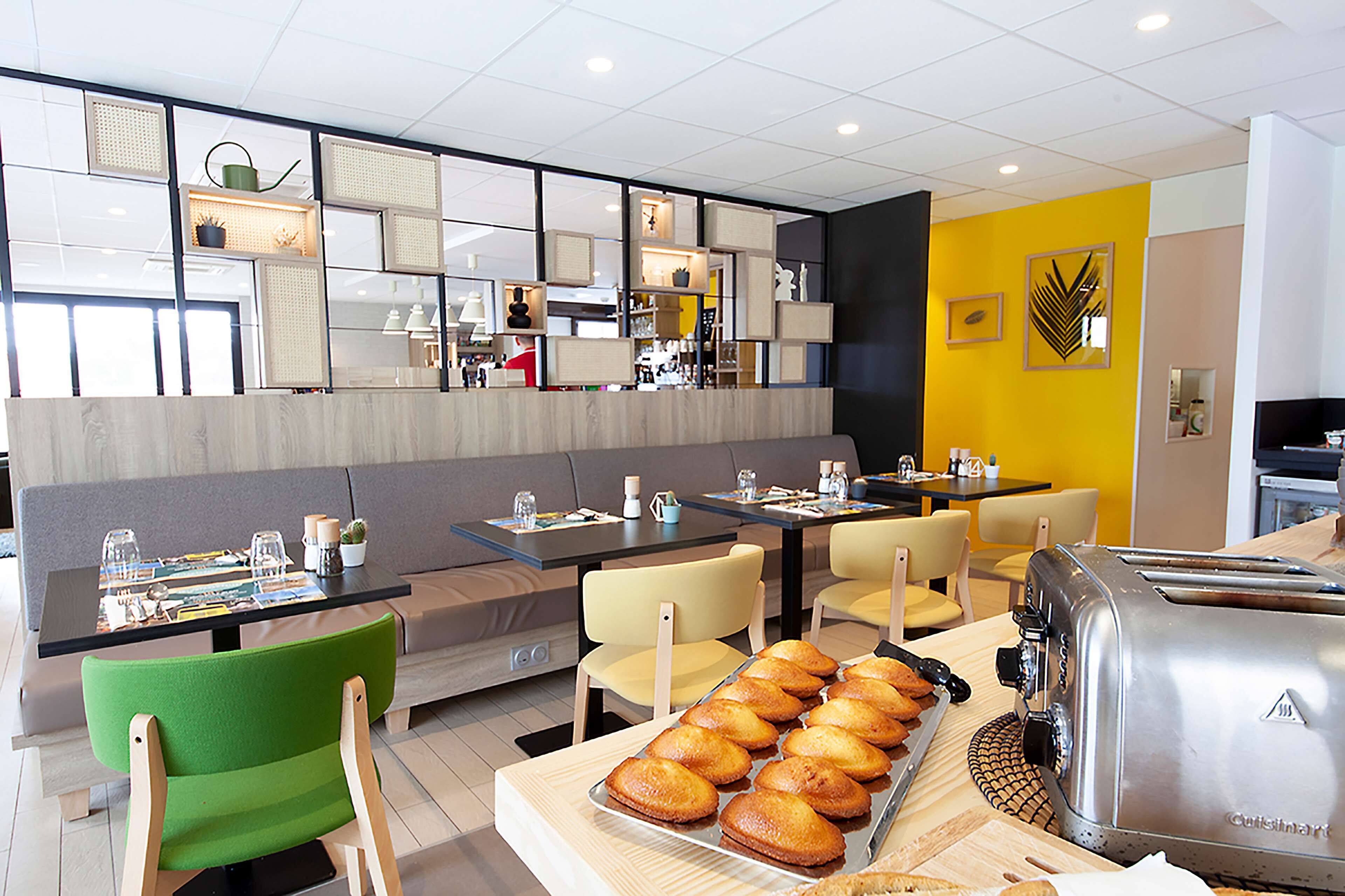 breakfast and dinner served, french cuisine