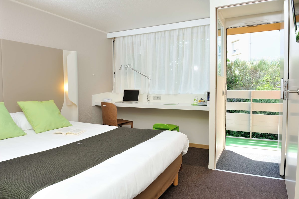premium bedding, desk, blackout curtains, free wifi