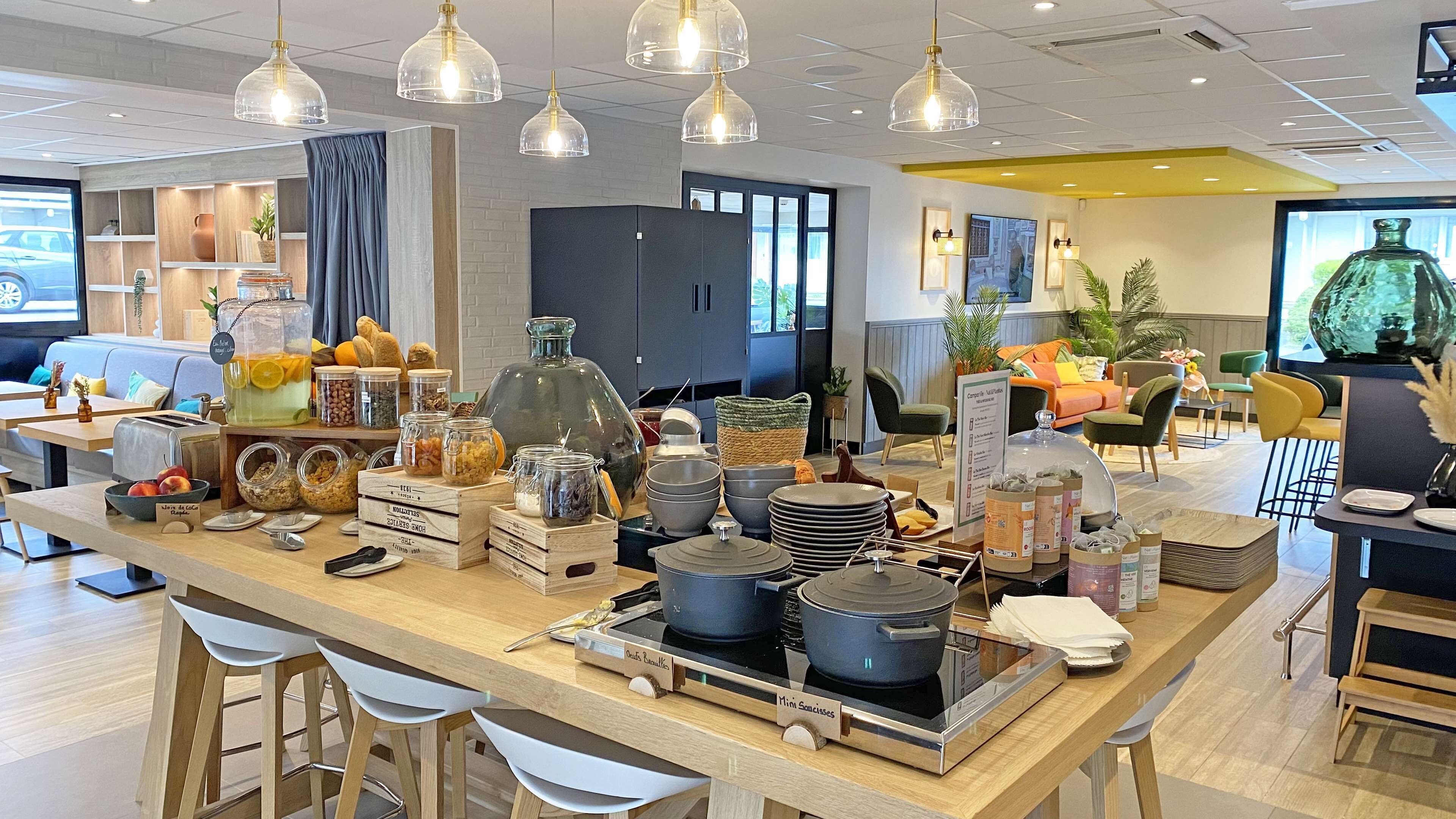 daily buffet breakfast (eur 13.90 per person)