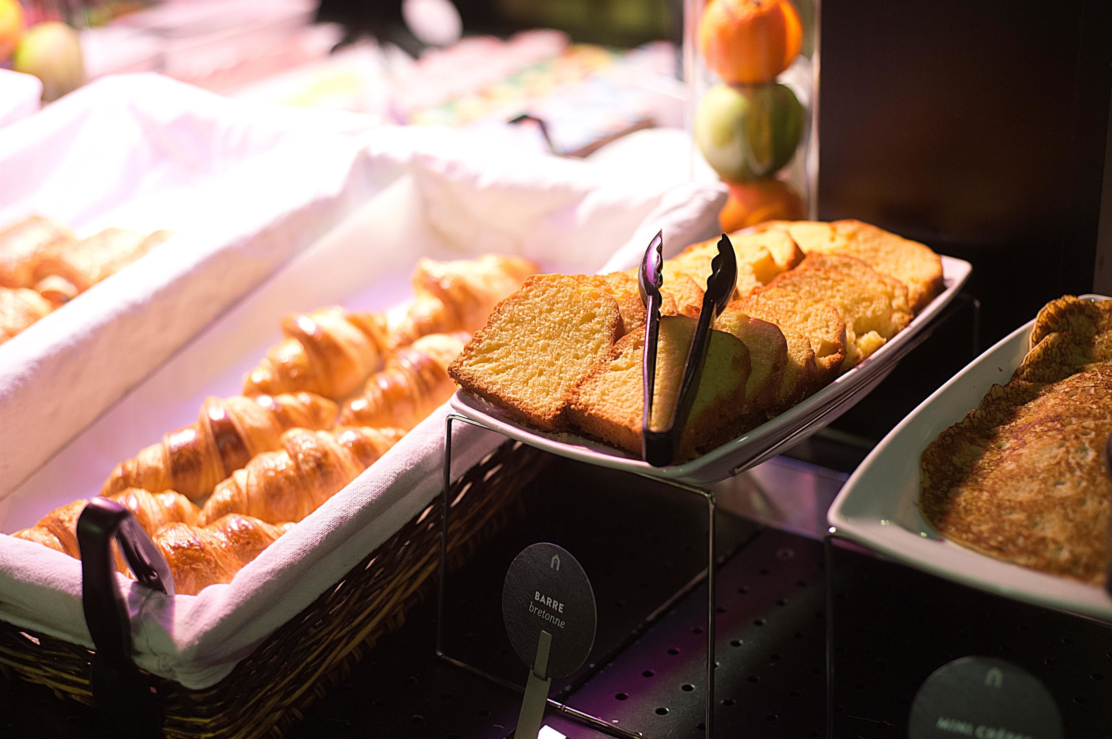 breakfast, lunch, dinner served; regional cuisine