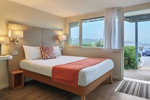 Double Room | Iron/ironing board, free WiFi, bed sheets