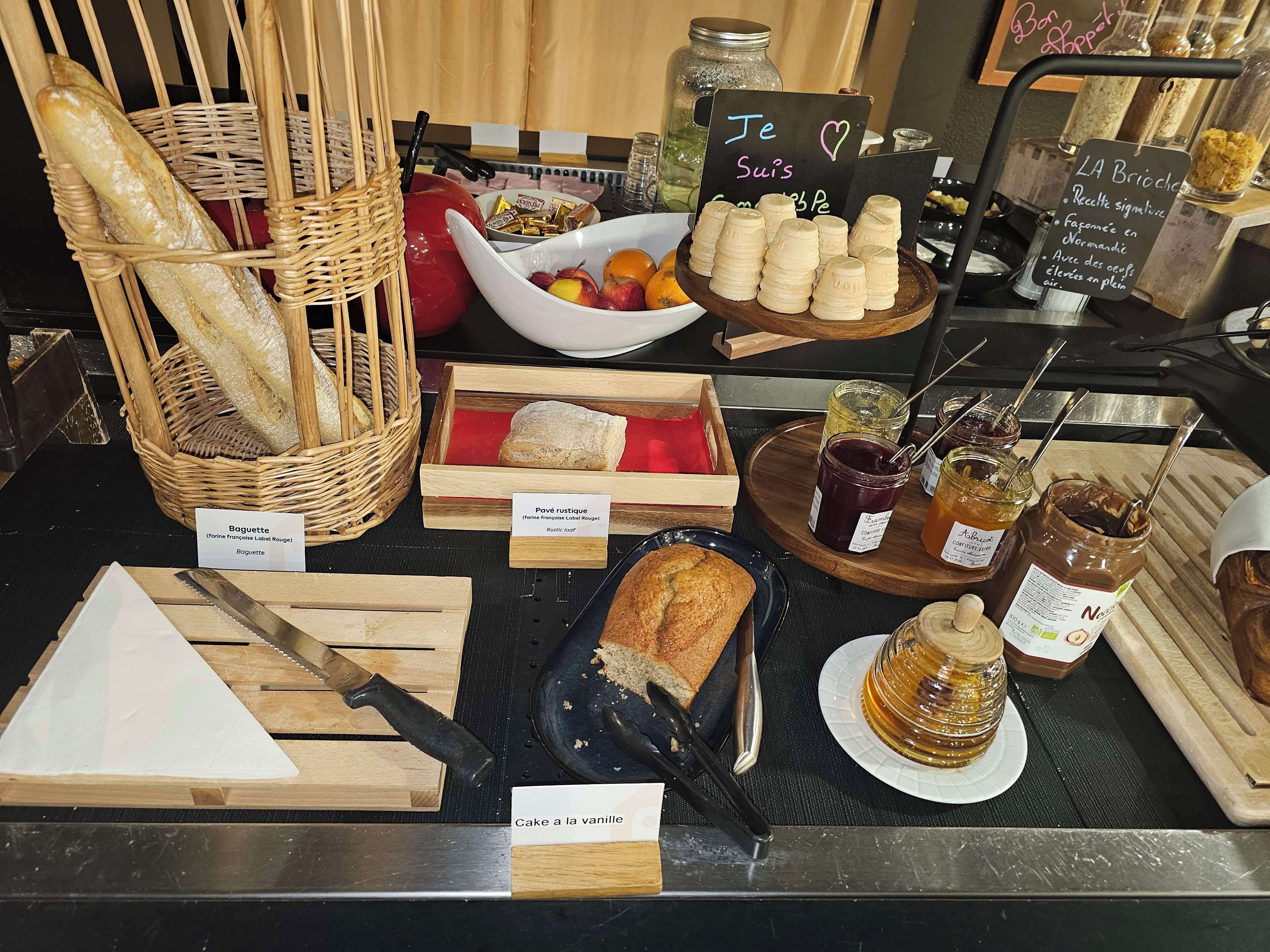 Desayuno buffet todos los días (con cargo)