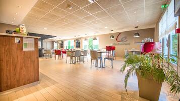 Breakfast, lunch and dinner served