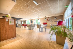 Frokost, lunsj og middag serveres