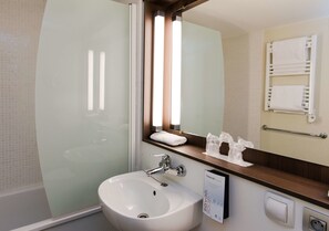 Amenidades de baño ecológicas, secadora de cabello, toallas 