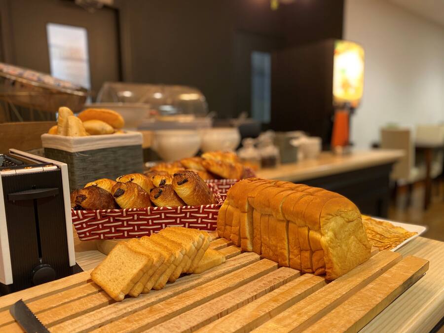 Daily buffet breakfast (EUR 10.9 per person)