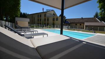 Seasonal outdoor pool