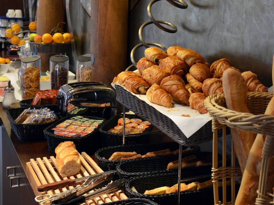 Daily buffet breakfast (EUR 14.90 per person)