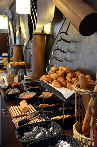 Kyriad DIJON EST - Mirande