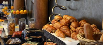 Kyriad DIJON EST - Mirande