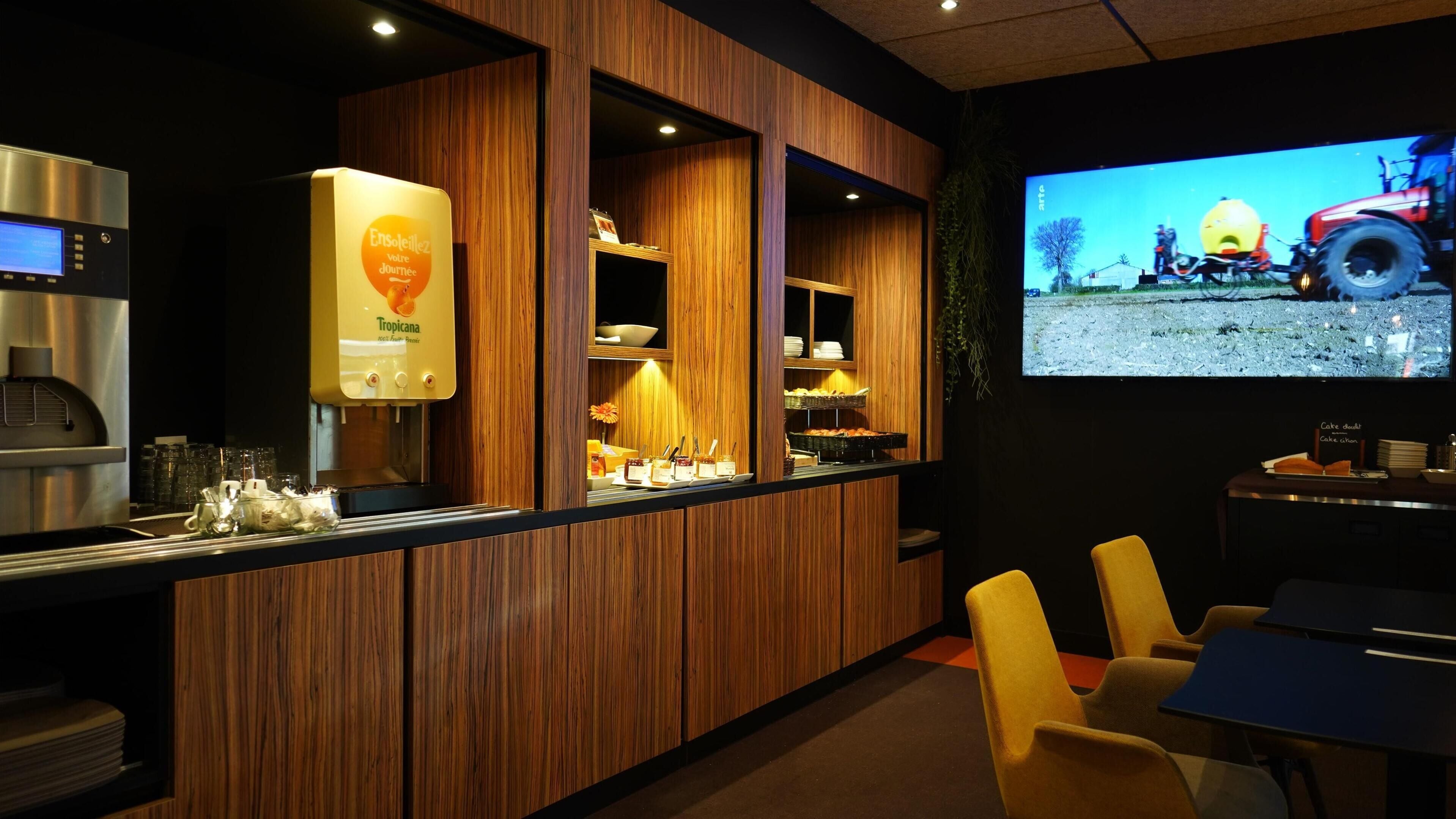 daily buffet breakfast (eur 13.90 per person)