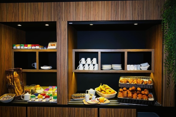 Daily buffet breakfast for a fee