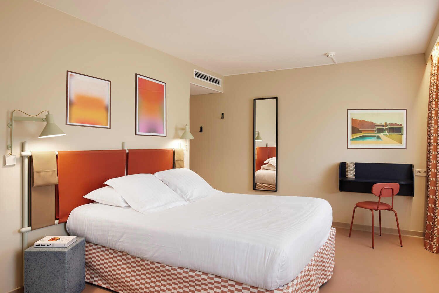 Premium bedding, soundproofing, free WiFi, bed sheets