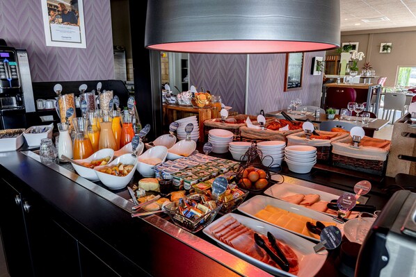 Frokostbuffé hver dag (EUR 15.90 per person)
