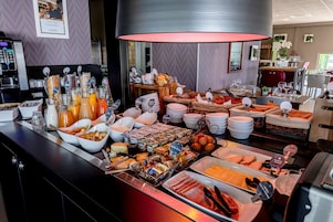 Desayuno buffet todos los días (con cargo)