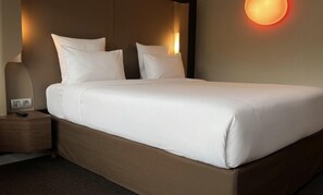 1 bedroom, premium bedding, individually furnished, desk - Campanile Dijon Nord - Toison d'Or (Dijon)
