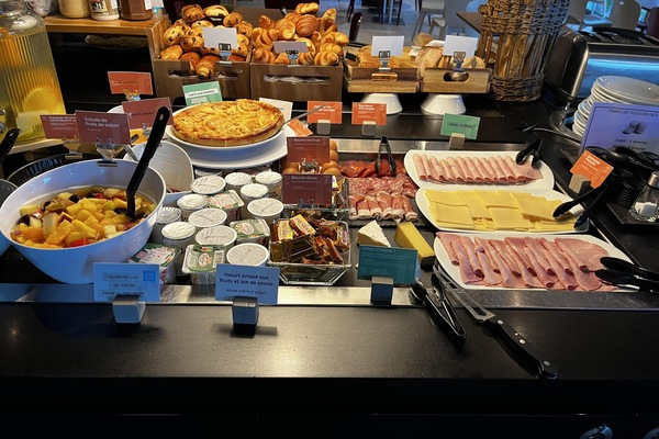 Daily buffet breakfast for a fee