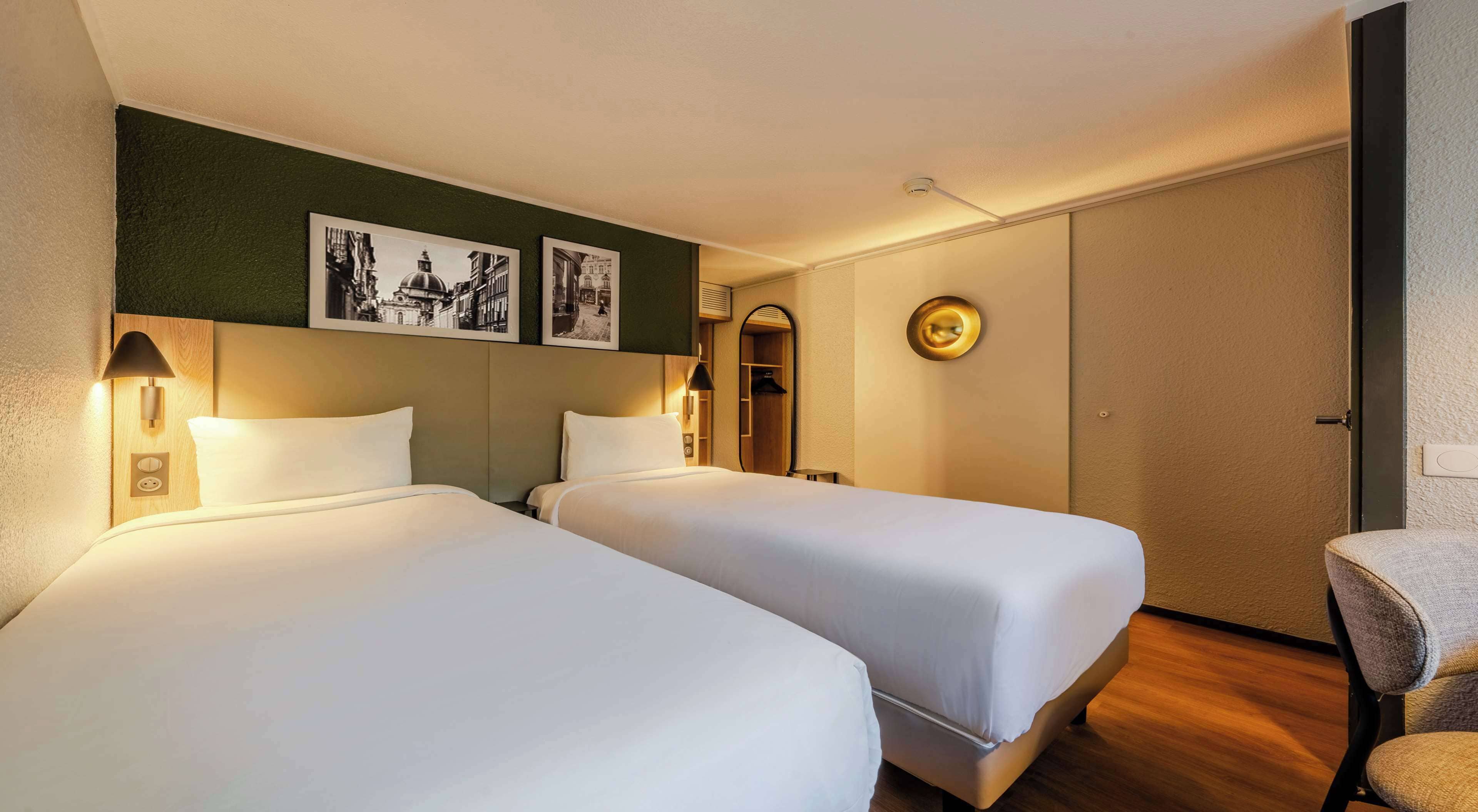 standard room, 2 single beds | premium bedding, desk, laptop workspace, blackout curtains