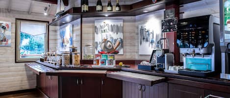Daily buffet breakfast (EUR 14 per person)