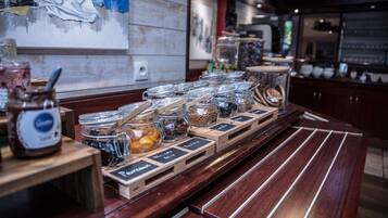 Colazione a buffet a pagamento, servita tutte le mattine